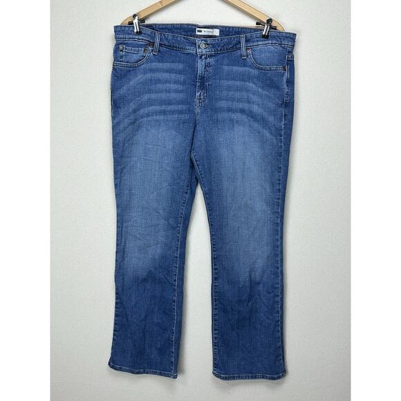 Levi’s Womens 590 Bootcut Medium Blue Denim Jeans Plus Size 18W Flap Pockets - Picture 1 of 16